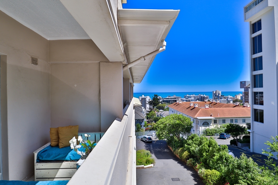 2 Bedroom Property for Sale in Sea Point Western Cape